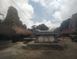Kampung Situs ‘Kanakata’ Sumba Barat: Kampungnya  ‘Anak Para Penenun’