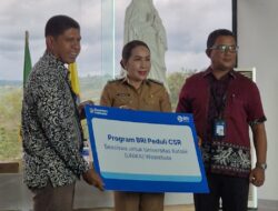 BRI Peduli: 59 Mahasiswa Unika Weetebula Dapat Beasiswa