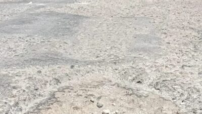 Ruas Jalan Provinsi Lintas Weetebula-Kodi Rusak Parah