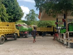Harga Pertamax Naik, SPBU Diserbu Masyarakat