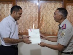 BPN SBD SERAHKAN SERTIPIKAT SECARA SIMBOLIS